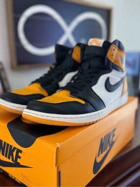 Nike Air Jordan 1 - Retro High OG - Taxi/Black - Mens 10.5 - w/ Original Box